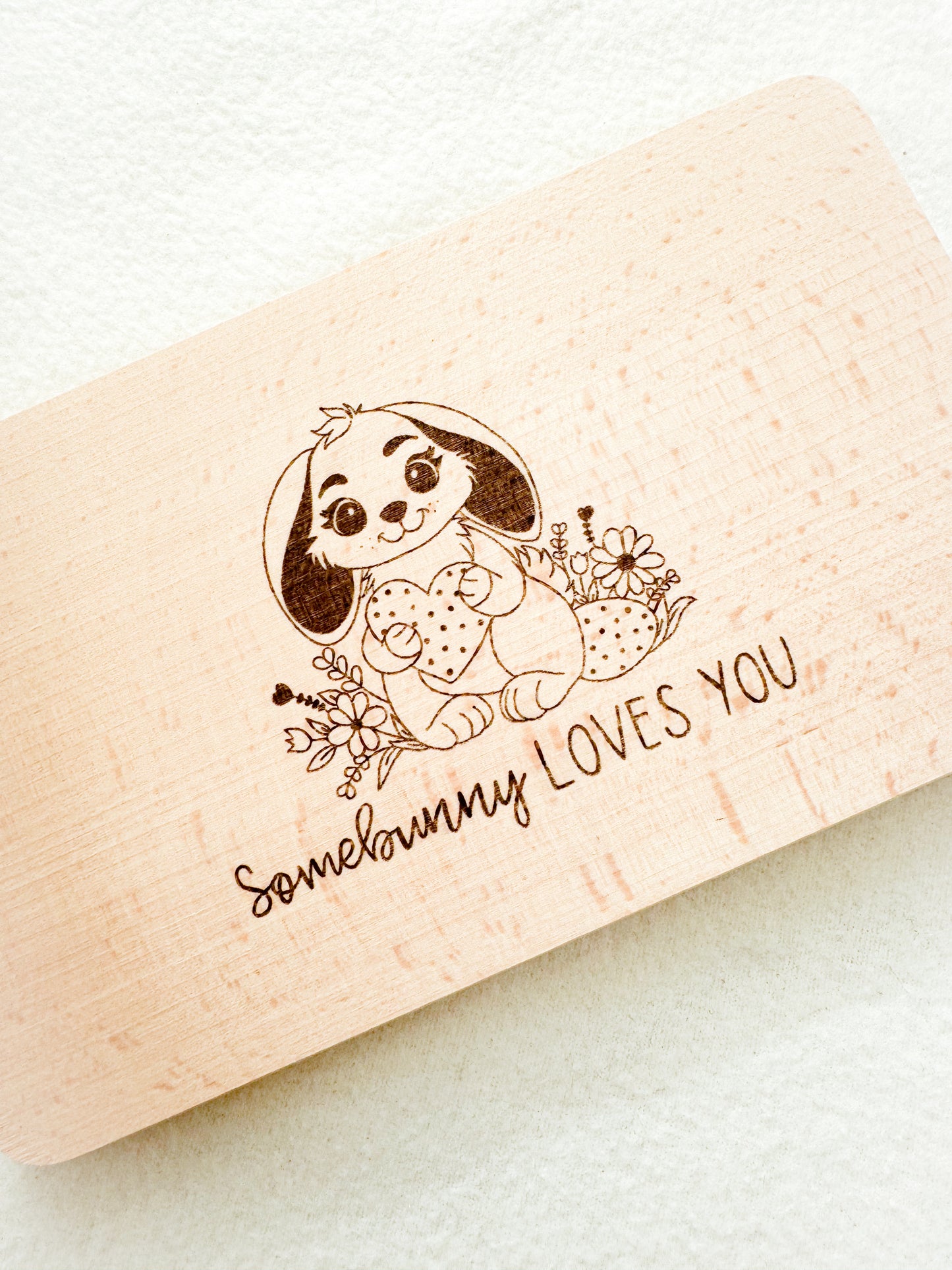 Frühstücksbrett | Jausenbrett | Schneidebrett „Somebunny loves you“