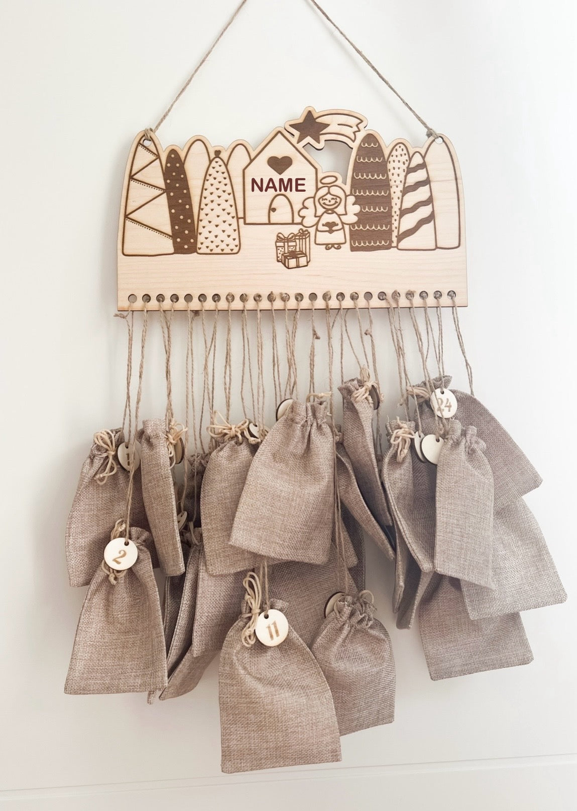 Personalisierter Adventkalender zum Befüllen aus Holz: Nachhaltige Vorweihnachtsfreude