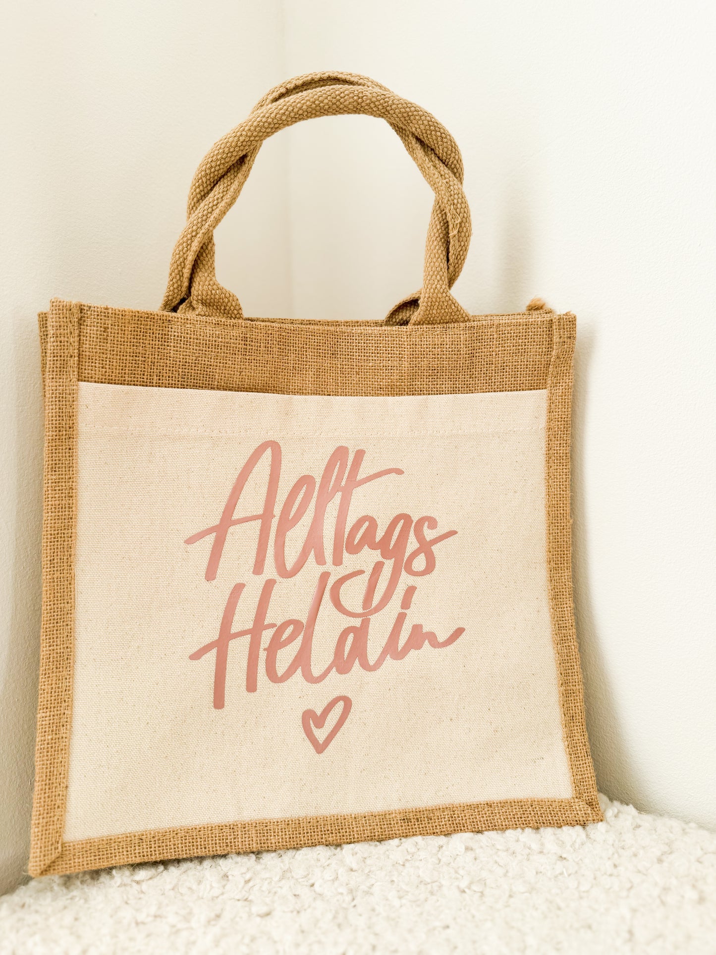 Jutetasche "AlltagsHeldin" – Robuste Tragetasche für starke Frauen