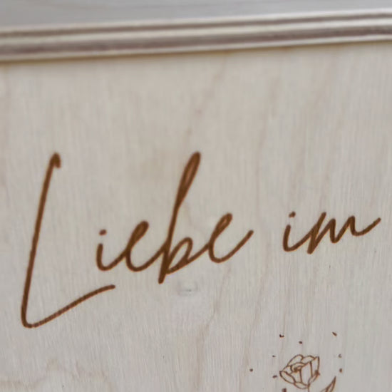 Erinnerungskiste aus Holz mit Schiebedeckel | Holzbox | Gravur | Schwangerschaft | Geschenk
