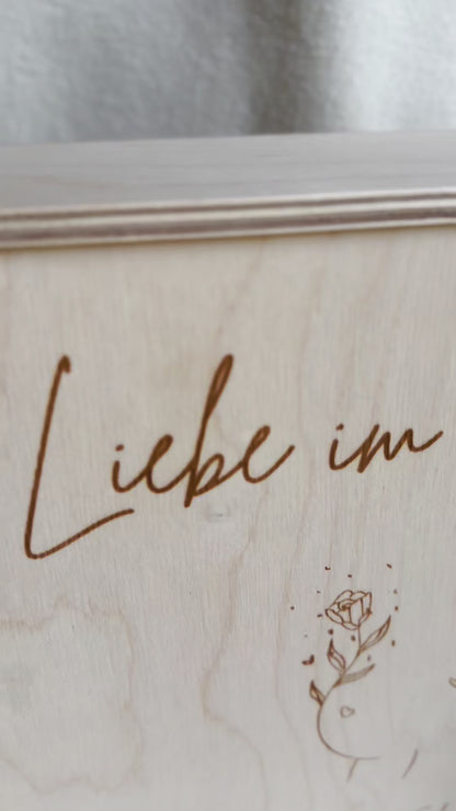 Erinnerungskiste aus Holz mit Schiebedeckel | Holzbox | Gravur | Schwangerschaft | Geschenk

