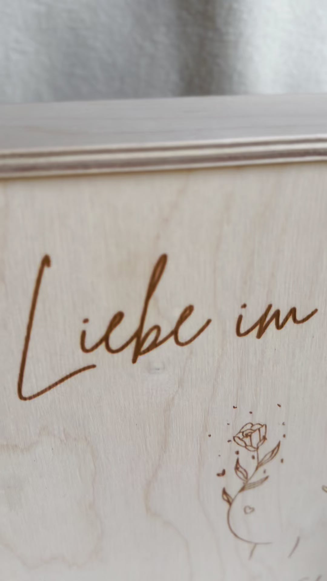 Erinnerungskiste aus Holz mit Schiebedeckel | Holzbox | Gravur | Schwangerschaft | Geschenk
