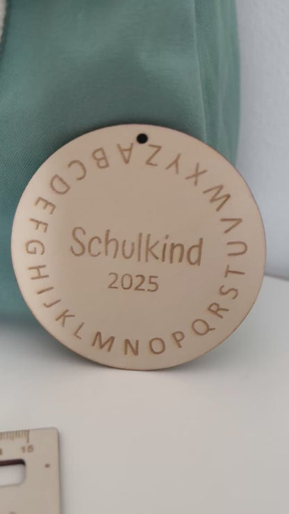 Schultüten-Anhänger „Schulkind“ Alphabet-Design